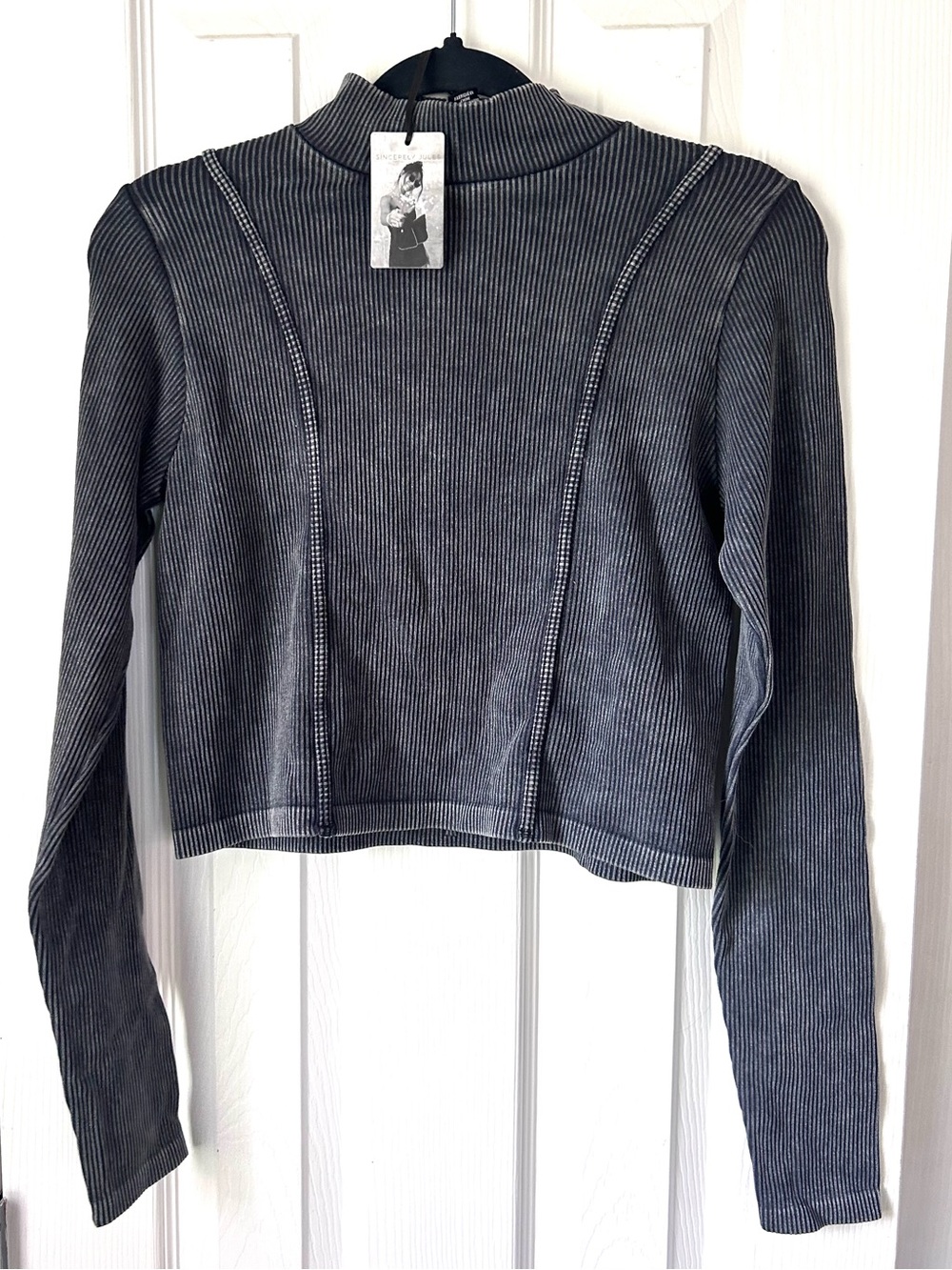 Sincerely Jules Ribbed Mock Neck Crop Top Gray Large NWT